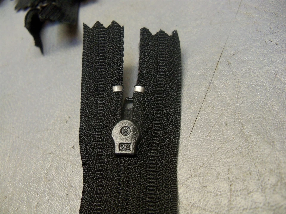 7" Zipper Black closed end nylon coil UCAN 32f Lot of 58 - Image 3 of 4