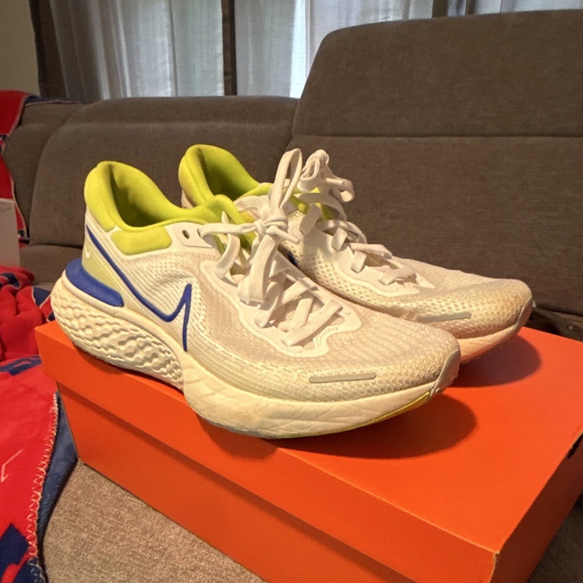 Nike ZoomX Invincible Run Flyknit \'White Cyber Blue\' sneaker shoes size 15 Nike Zoomx Invincible Run Flyknit 2 White University Blue  main image 2