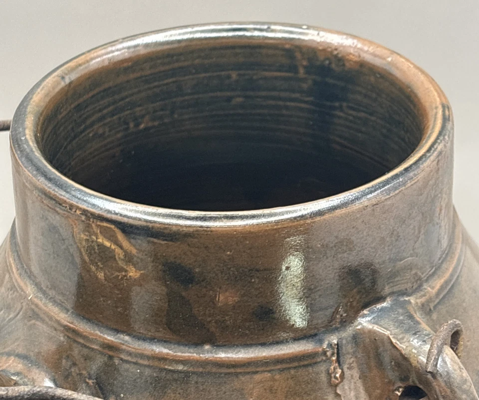 Primitive Stoneware Batter Jug Crock Metal Lid Wood Handle Brown Glaze - Image 4 of 4