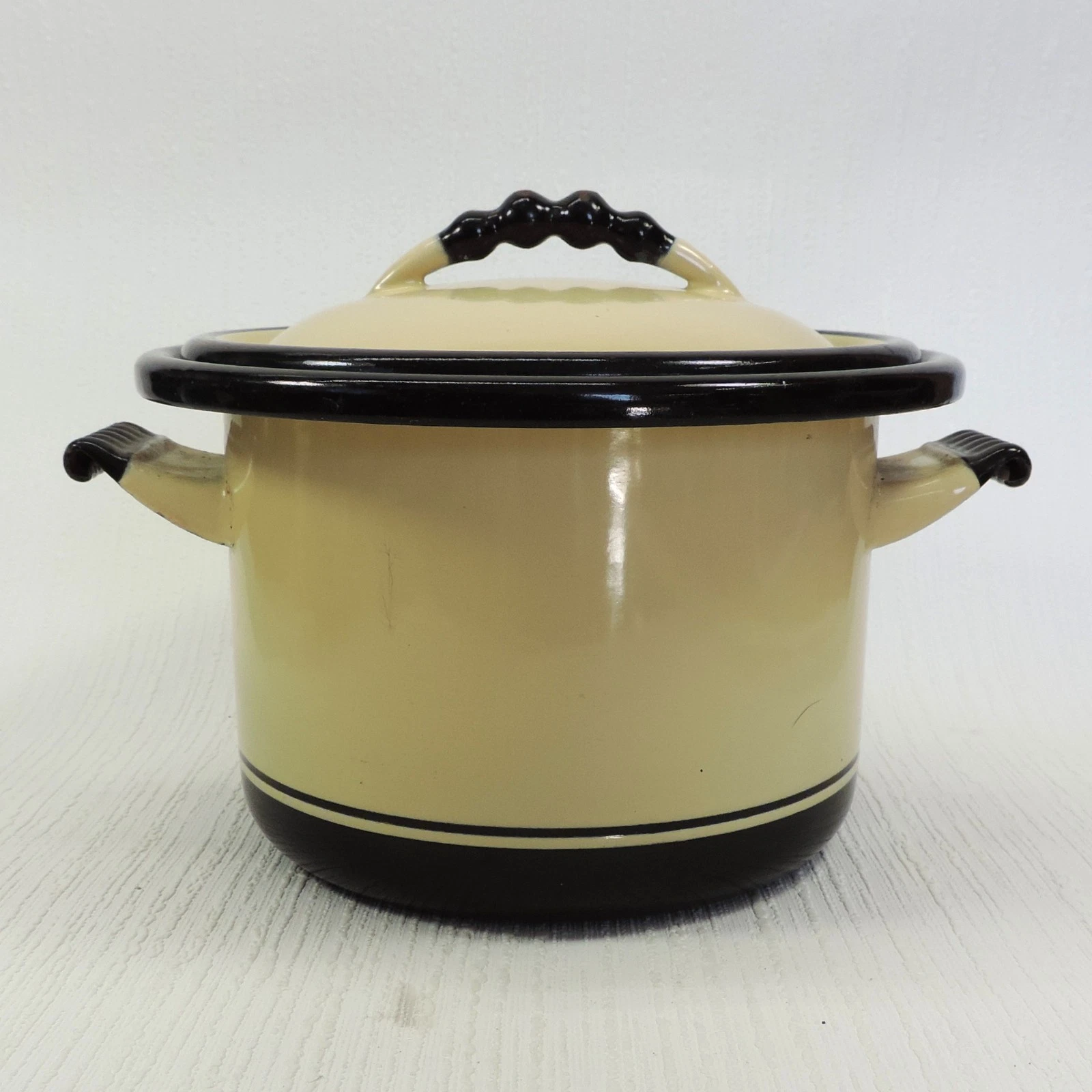 Vintage Enamelware Vollrath Pan Cream Ochre Color with Black Trim Art Deco