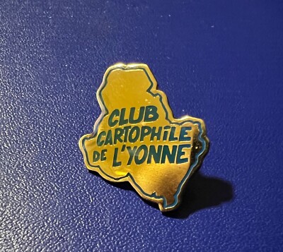 Pin's lapel pin pins Car Auto Garage MAIRIE logo RENAULT