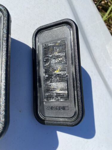 2019-2023 OEM Chevrolet Silverado GMC Sierra Truck Bed Cargo Light 84396982 - Picture 3 of 7