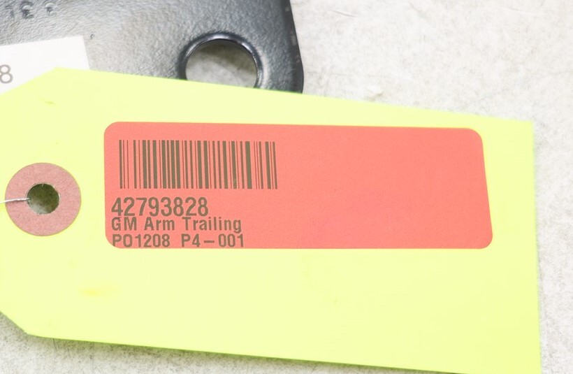 NEW OEM GM Rear Right Suspension Trailing Arm 42793828 Chevrolet
