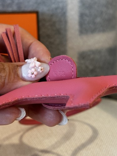 ☆NUEVO☆ 2025 HERMÈS Bolso Rodeo Dije Rosa Azalée con Recibo - Imagen 5 de 5