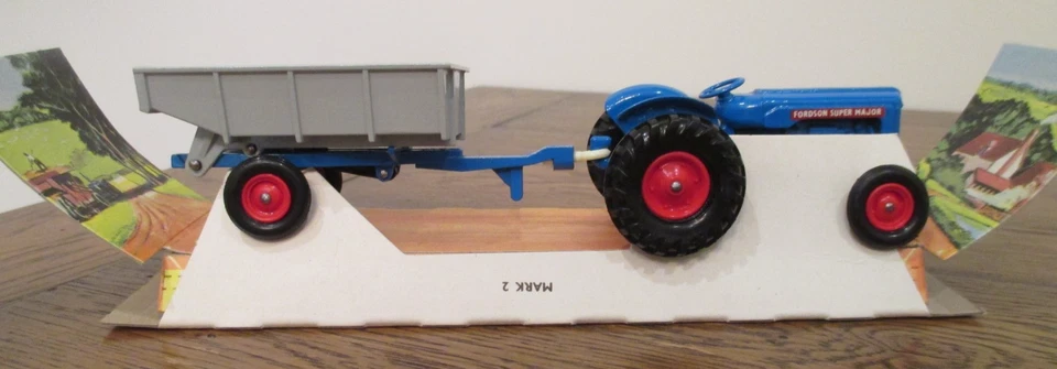 Matchbox Lesney King Size K-11 FORDSON TRACTOR AND FARM TRAILER - Image 3 of 4