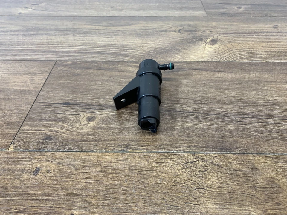 Cilindro de lavado de faros delanteros VW Volkswagen Passat 1996-2000 solo OEM NUEVO Foto 4 de 4