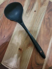Black Hutzler Solid Serving Ladle Soup Spoon Utensil Melamine 11" No 525