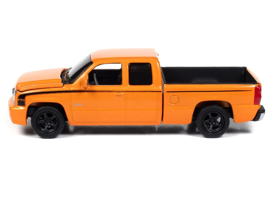 2023 AUTO WORLD 1:64 *ORANGE* 2006 Silverado SS Pickup Truck *NIP* - Image 2 of 4