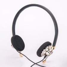 Rose Wired on-ear headphones DISTANT MOUNTAIN Black