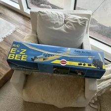 Rare 1987 Version Cox R/C E-Z Bee Model 90471 Flying Plane ✈️