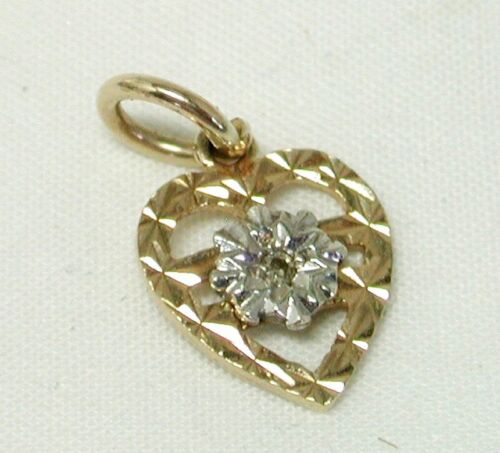 Four 9ct Gold Charms Shamrock Elephant Sea Horse Diamond Set Heart 22445 - Picture 4 of 6