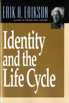 Identity and the Life Cycle - paperback Erikson, Erik H.