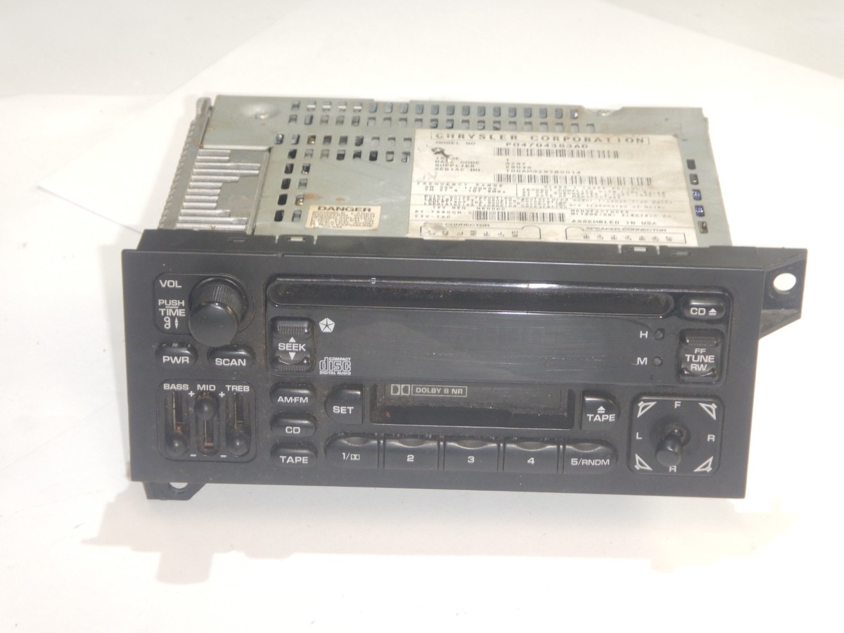 Jeep Wrangler TJ Cherokee XJ 97-01 OEM AM FM Radio CD Cassette