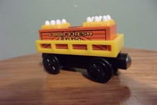 Thomas and Friends Wooden Railway Magnetic Farm Fresh Egg Car New Condition L.C.