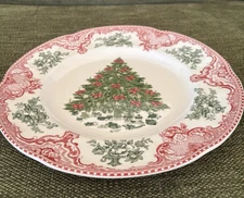 8 - JOHNSON BROS OLD BRITAIN CASTLES CHRISTMAS TREE DINNER PLATES 10.5"