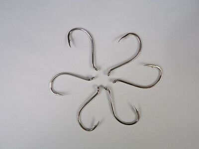 A Dozen GAMAKATSU 5/0 Octopus Hooks Lot of Twelve Needle Point Barbed Ringed