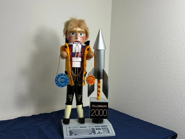 Steinbach Millennium Nutcracker Rocket Man series S2000 #3423 w/box, tags