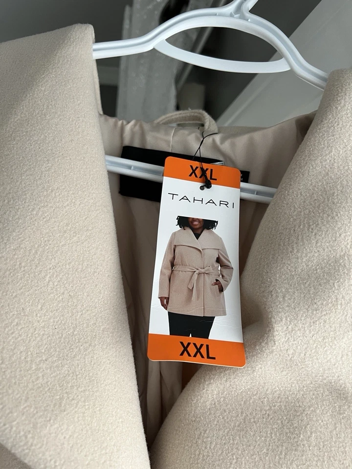 Gabardina Tahari para mujer con cinturón beige nueva con etiqueta Foto 2 de 4