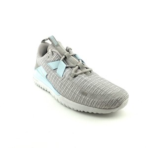 light gray nike shoes