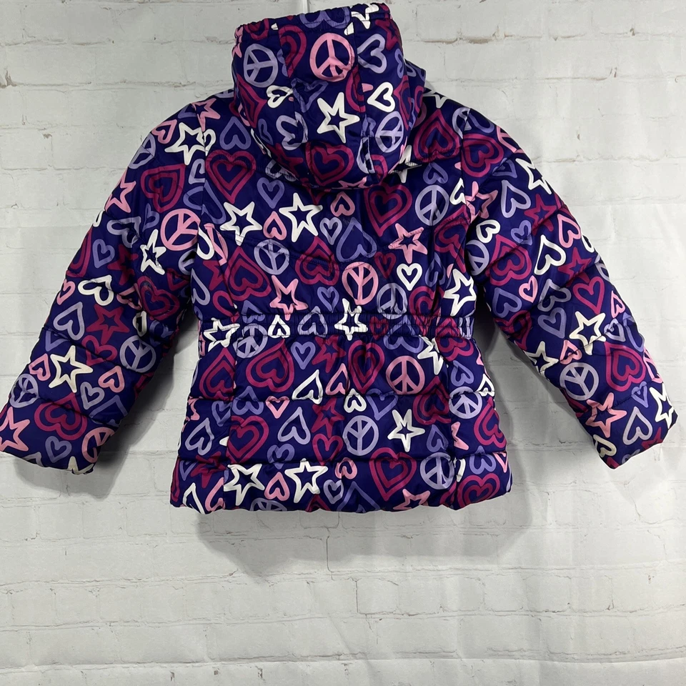 Chaqueta Abrigo Puffer con Capucha Faded Glory Girls Hearts Stars & Peace XS 4-5 Foto 2 de 4