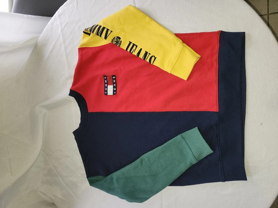 Moletom Vintage Tommy Hilfiger Anos 90 Colorblock Bordado Tamanho Grande Tamanho XS - Imagem 2 de 4