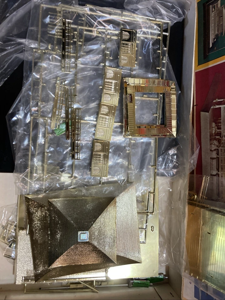 Vntg Deluxe Gold Kinkaku-Ji Temple Model Assembly Kit JAPAN RARE! Read - Image 4 of 4