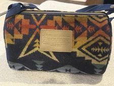 Pendleton Travel Kit Crossbody, 100% Wool, Blue/Gold, Excellent Condition