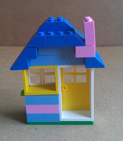 Lego Friends House Set #5560 without Pink Bucket  (100% complete)