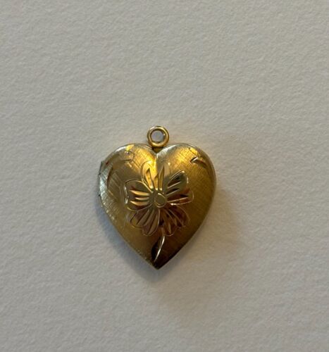 Vintage 1970s Mini Heart Photo Locket Pendant Hin… - image 1