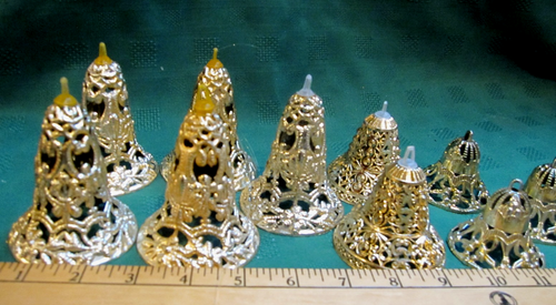 10 Vtg 1950's Bradford Plastic Filigree Bell Xmas Ornaments 3 sizes 3.5, 2.5, 2" - Picture 4 of 21