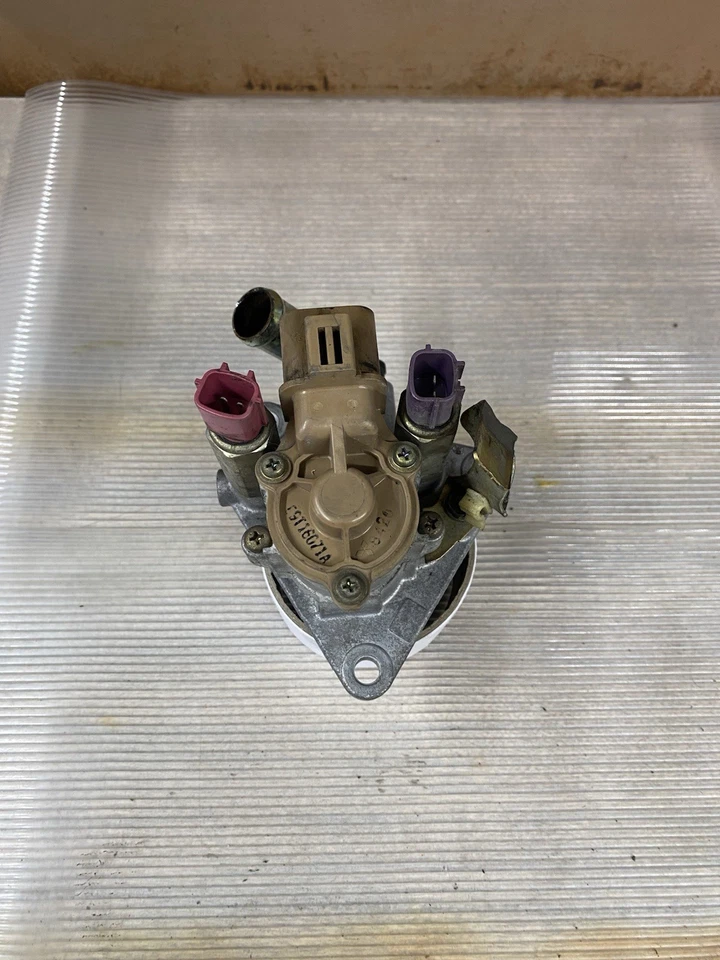 Válvula de control de aire de ralentí OEM 1995-1999 Nissan Máxima Infiniti I30 E9T16071A Foto 2 de 4