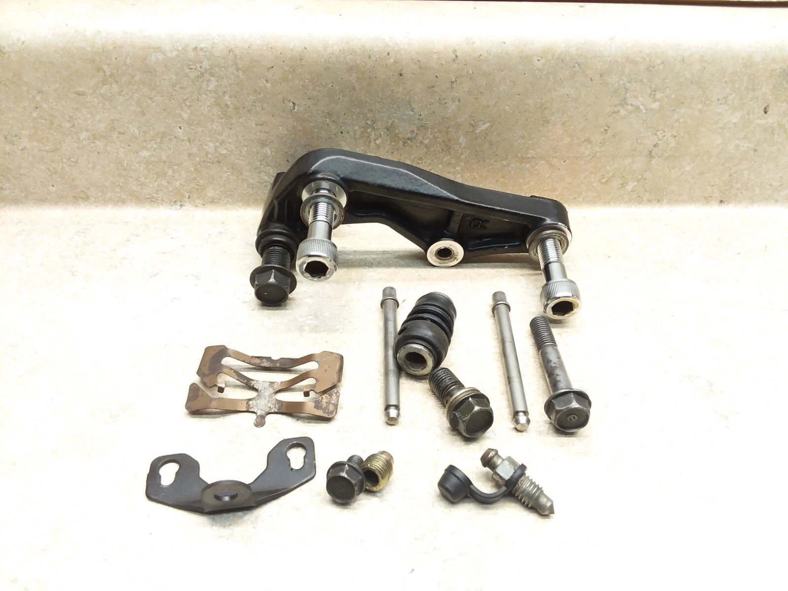 Honda Nighthawk CB650-SC 1984 Right Brake Caliper Parts Hardware Lot PA AP-280