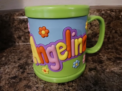 Name: ANGELINA, NEU Personalisiert Kinder Kinder Becher Tasse Kunststoff 10 Unzen 3D John Hinde - Bild 1 von 5