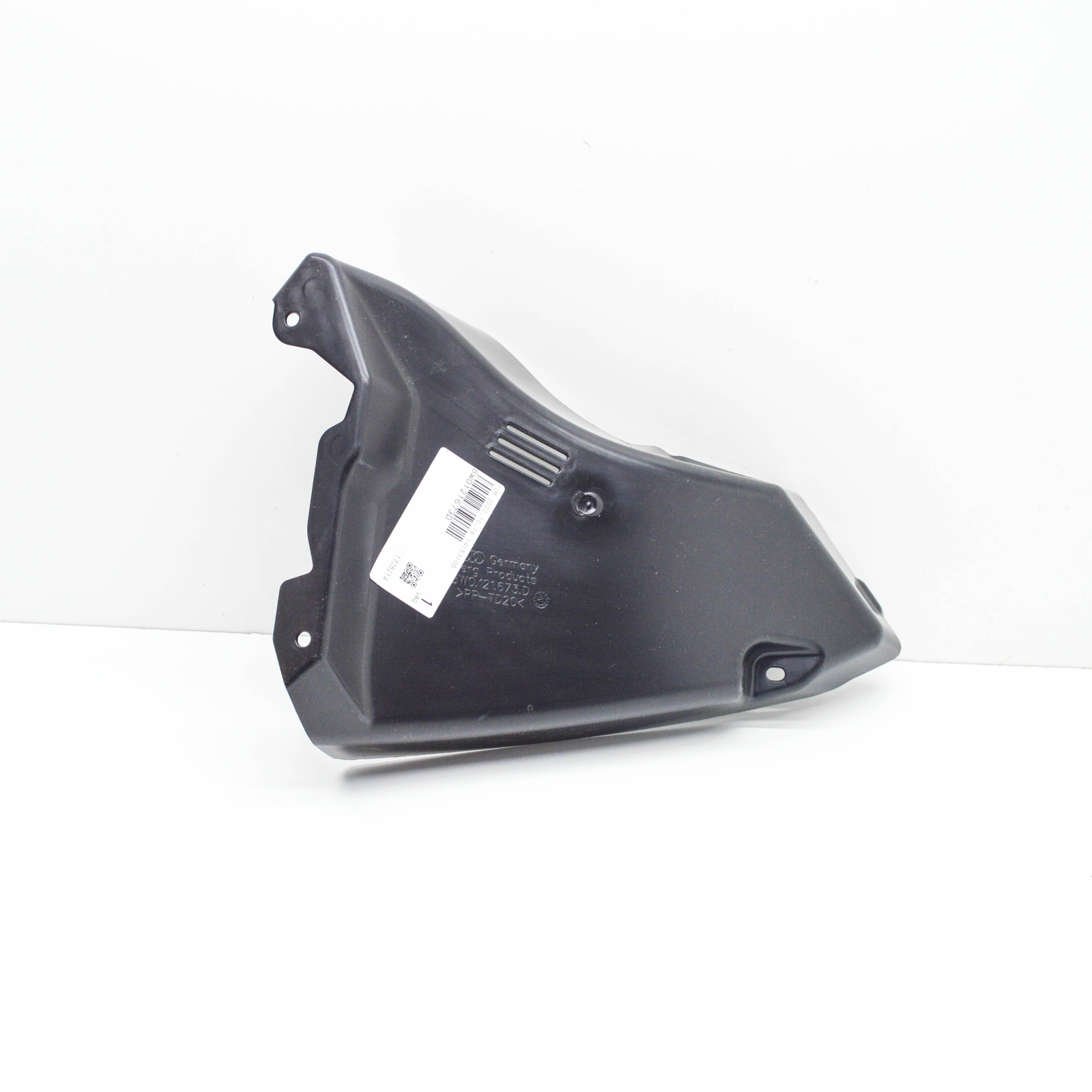 NEW AUDI RS4 B9 FRONT LEFT AIR GUIDE 8W0121673D 8W0-121-673-D