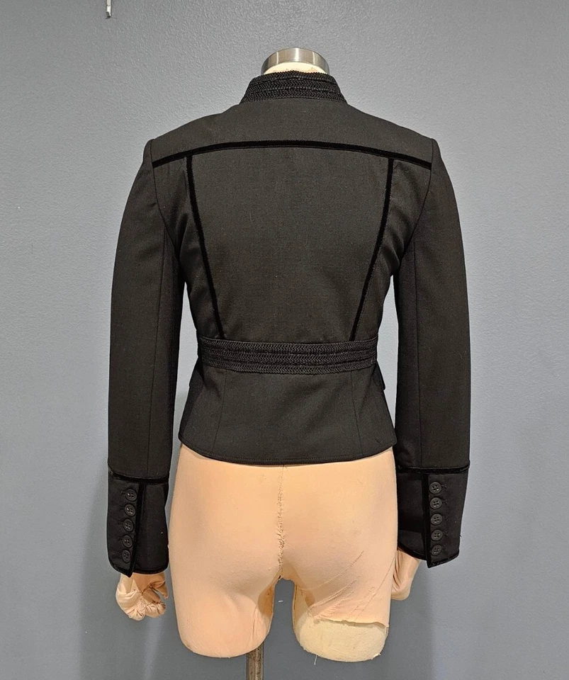 Chaqueta Blazer CYNTHIA Cynthia Steffe Negra Estilo Militar Peplum Recortada 4 Foto 2 de 4