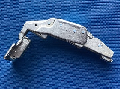 Grass Hinge 699.265.56.20/ 502.265.10.00- Strong Spring - 165°open - CLIP ON