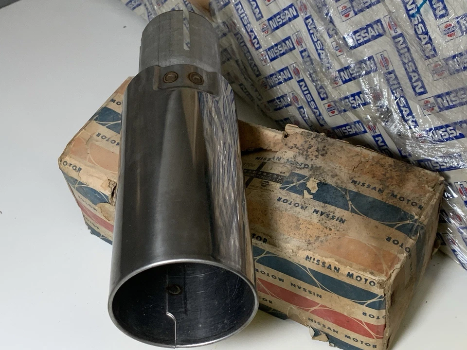 Punta de tubo trasero nuevo Nissan Datsun 810 Foto 2 de 3