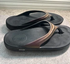 Oofos Women's OOlala Luxe Sandal - Purple Cabernet Size 9