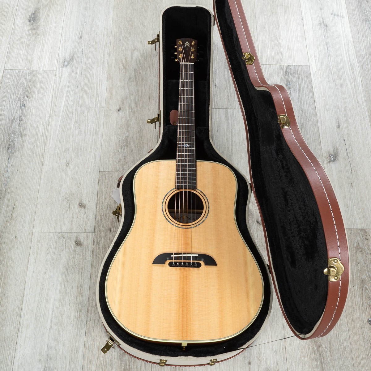 Alvarez DYM70 Yairi Masterworks Dreadnought Acoustic Guitar
