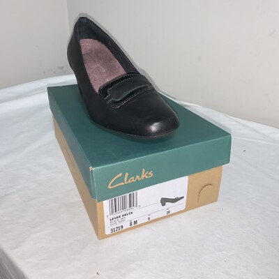 Women s Clarks Levee Delta Black Leather Heels  Size 8 M