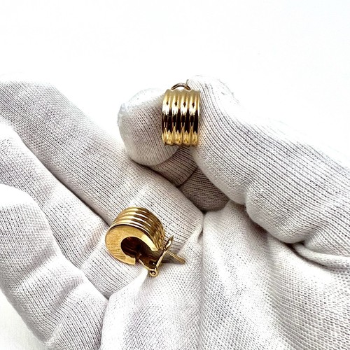 14K Solid Yellow Gold Ribbed Huggie Gold Latch Back Earrings Italy 5/8”, 6.81g - Picture 10 of 10
