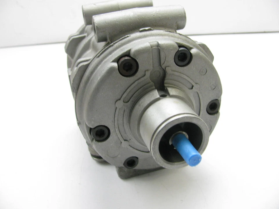 Compresor de aire acondicionado Motorcraft YC-36 OEM Ford E43Z-19703-C 1984-1986 Escort, tempo Foto 3 de 4