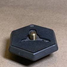 Manfrotto  Bogen Hexagon Quick Release Plate with 3  8  stud, VG