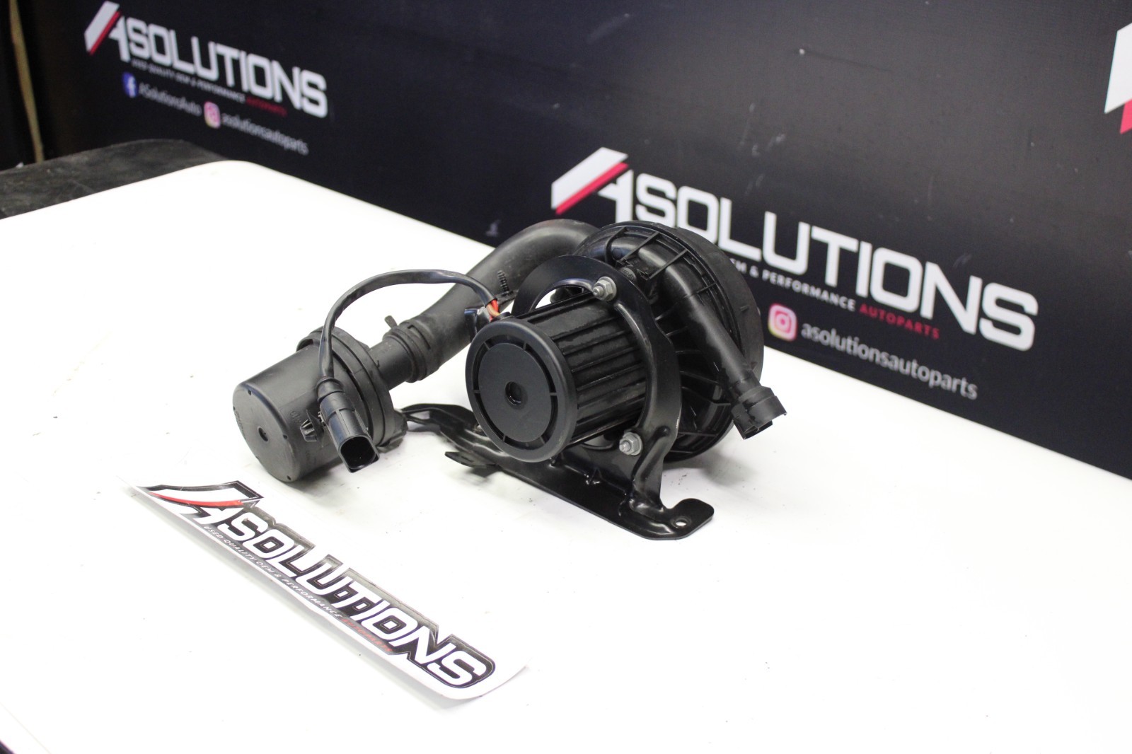LAMBORGHINI HURACAN LP610 580 DRIVER LEFT AIR INJECTION PUMP OEM 4S0906601