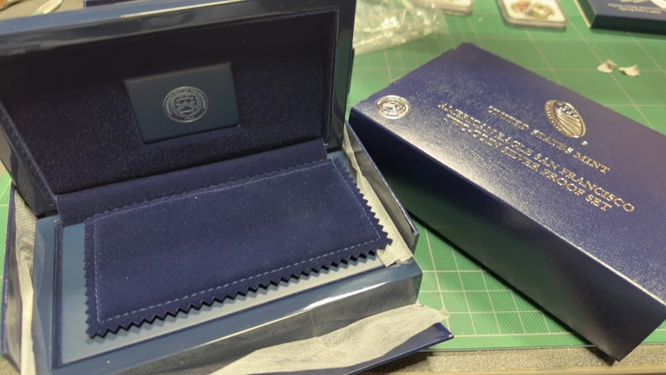 2012 S REVERSE PROOF SILVER EAGLE 2 COIN SAN FRANCISCO SET WITH BOX/COA - Image 4 of 4