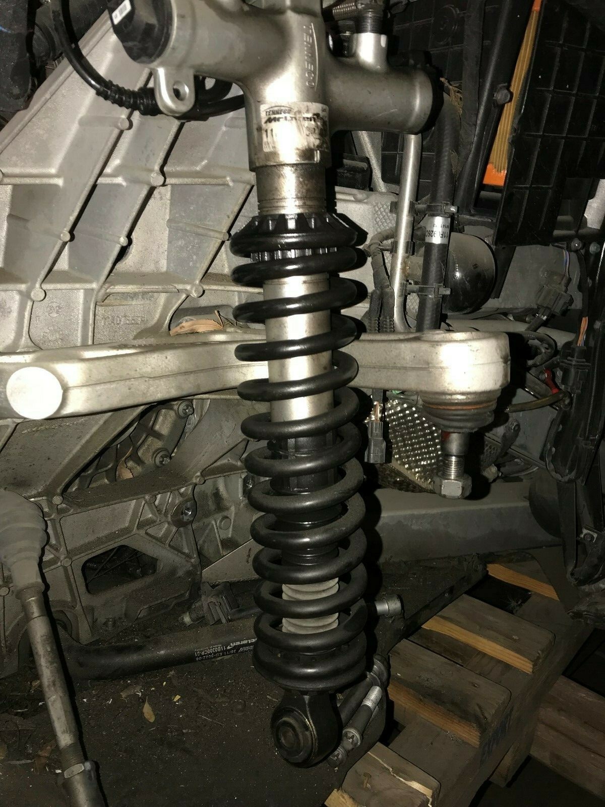 MCLAREN MP4-12C REAR RIGHT PASSENGER SIDE SHOCK ABSORBER OEM 