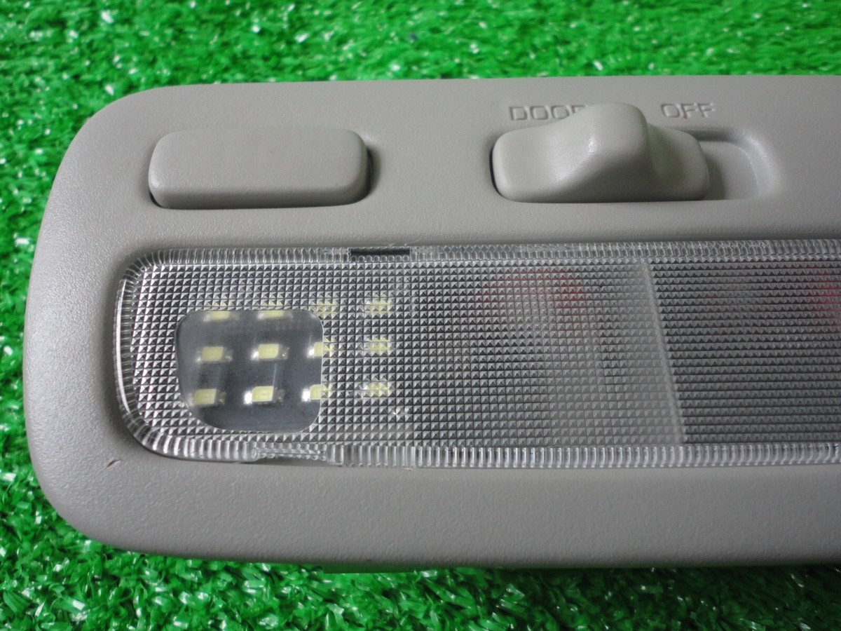 TOYOTA WISH ZNE14G ZNE10G Genuine Room Lamp Map Lamp Front 81260