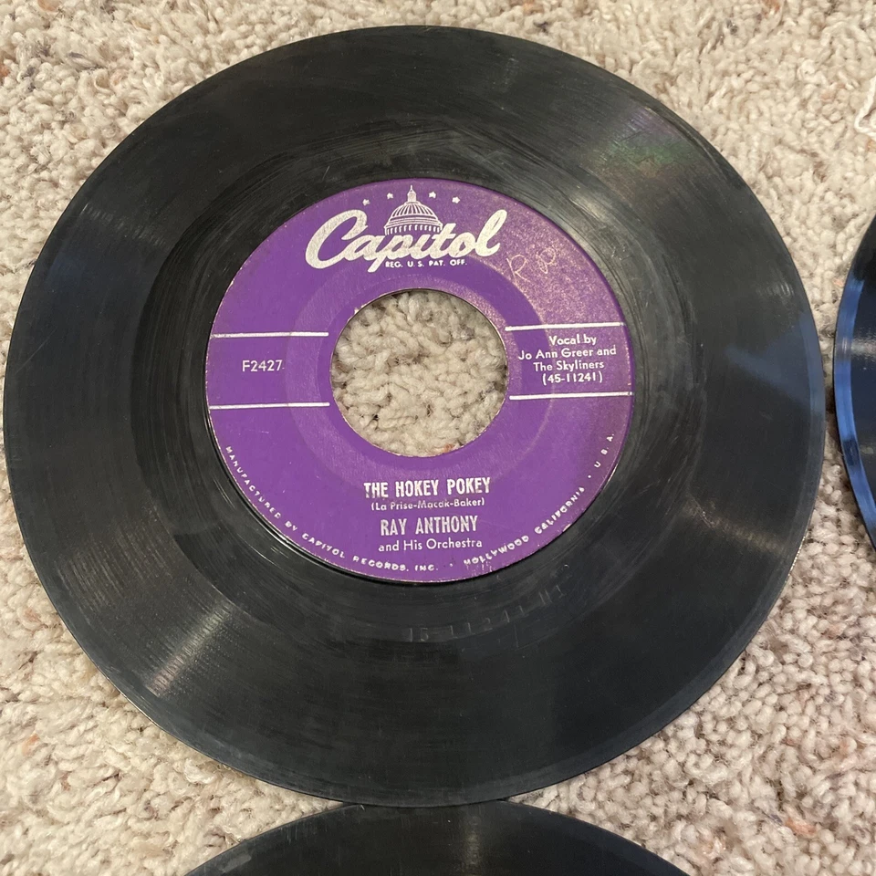 Lot of 9 RCA Victor 45s Ray Charles Hokey Pokey In The Mood Dean Martin EP Foto 2 de 4