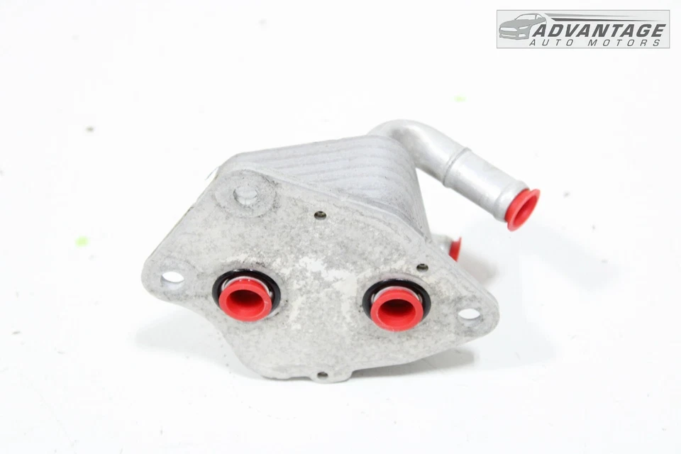 Mazda CX-30 2020-2023 2,5 L motor gasolina refrigerante aceite enfriador molino OEM Foto 3 de 4