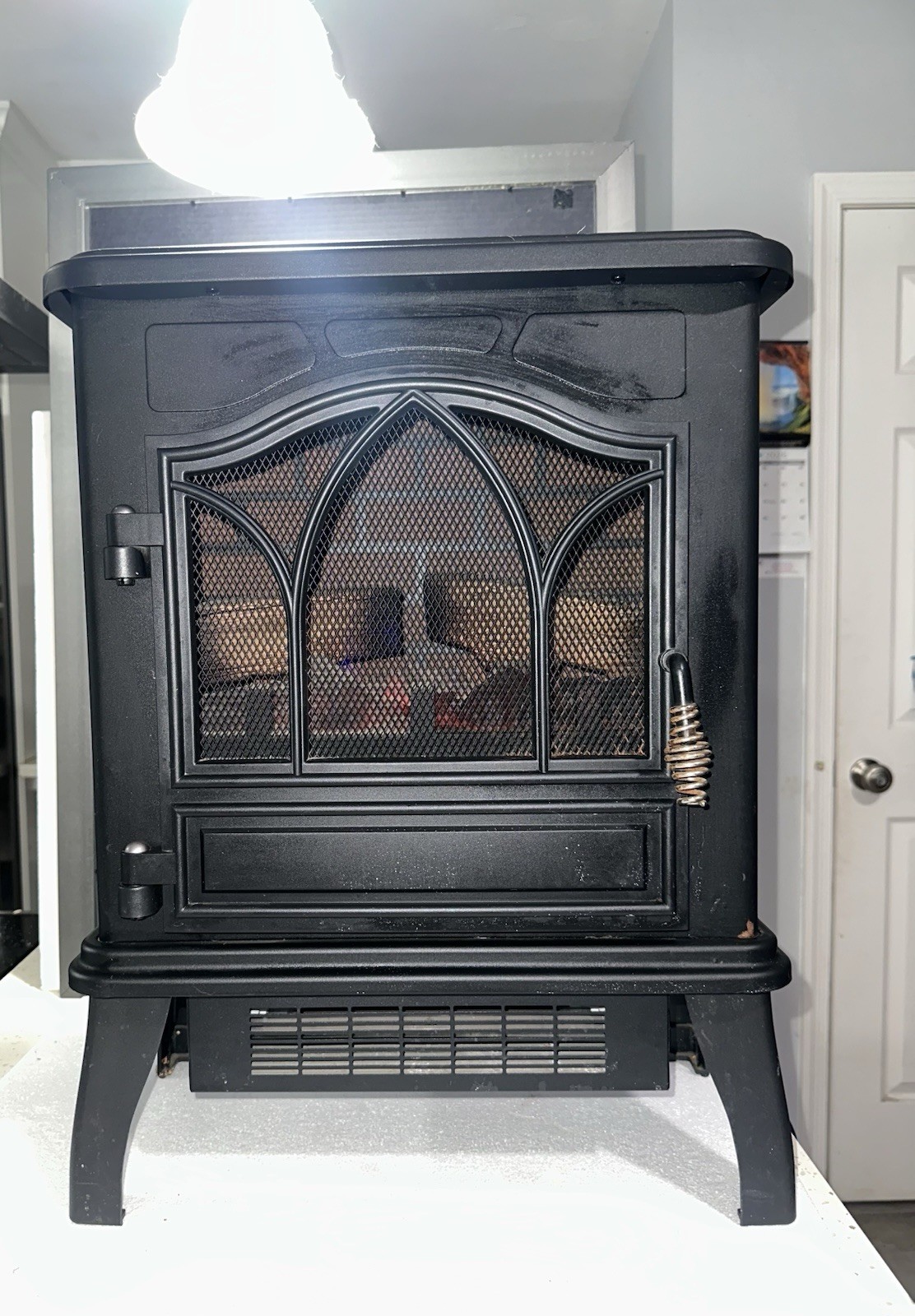 Twin-Star International CFI-470-10 Electric Fireplace Stove, 1500W, Black 3d
